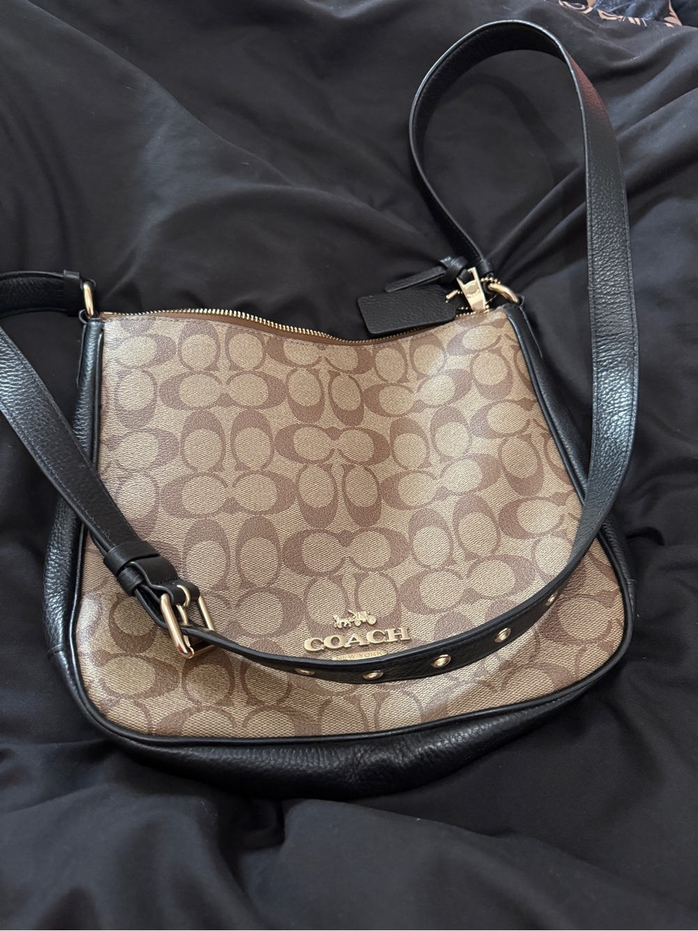 Authentic Coach Brown Signature Canvas Shoulder Bag with Black Leather Trim - Picture 2 of 4